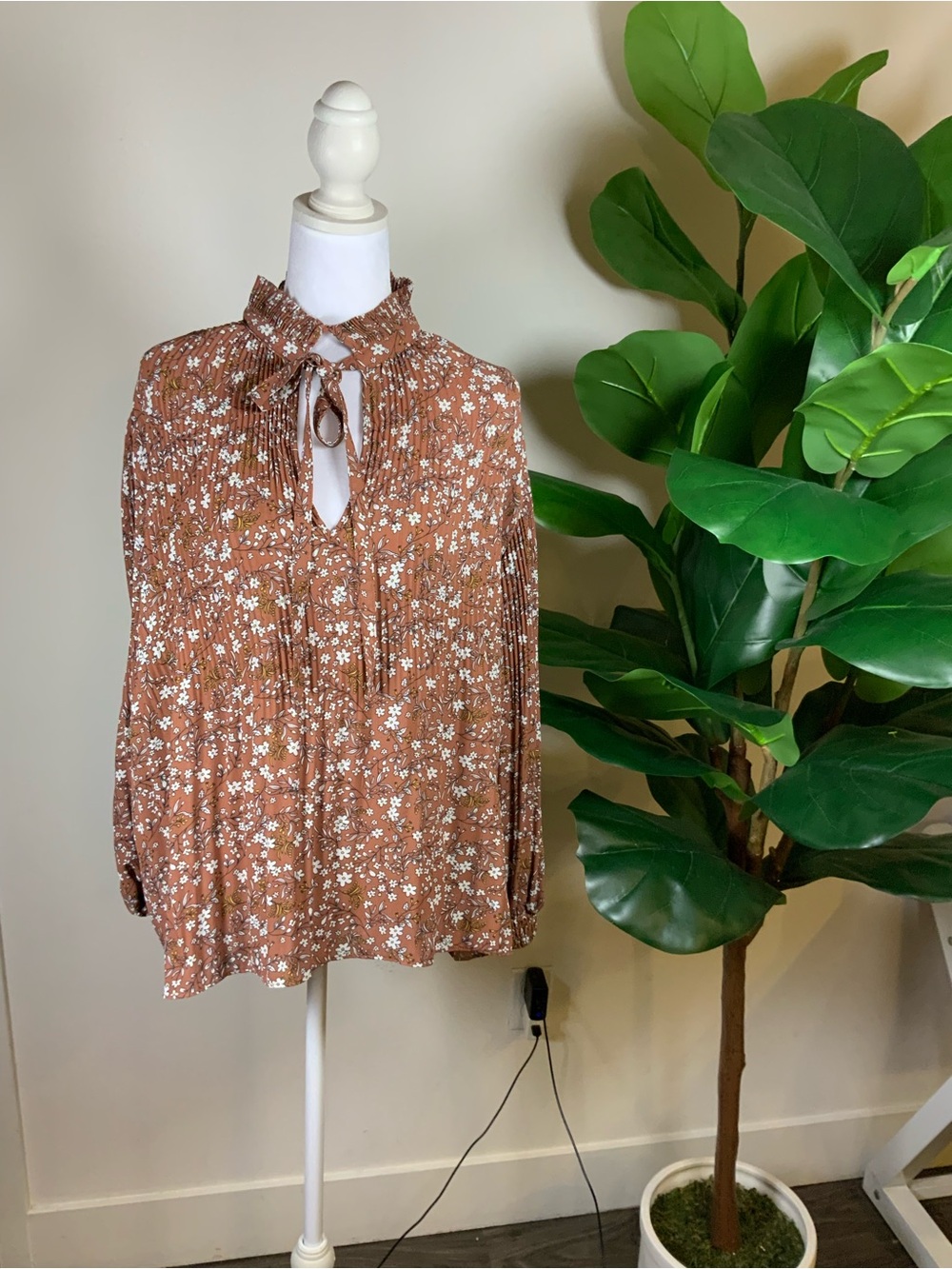 Max Studio Rust Brown Floral Tie-Neck Blouse